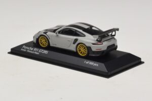 Porsche 911 991.2 GT2 RS Weissach Package Chalk Minichamps 1:43 410067220 Diecast - 画像 3/5
