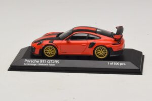 Porsche 911 991.2 GT2 RS Weissach Package オレンジ Minichamps 1:43 410067224 メタル