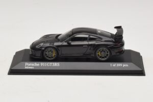 Porsche 911 991.2 GT3 RS ブラック Minichamps 1:43 410067021 メタル