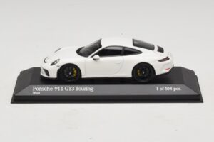 Porsche 911 991.2 GT3 Touring ホワイト Minichamps 1:43 410067420 メタル