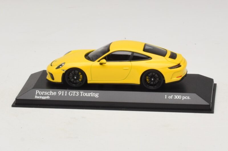 Porsche 911 991.2 GT3 Touring イエロー Minichamps 1:43 410067421 メタル