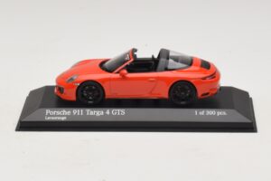 Porsche 911 991 Targa 4 GTS オレンジ Minichamps 1:43 410067341 メタル