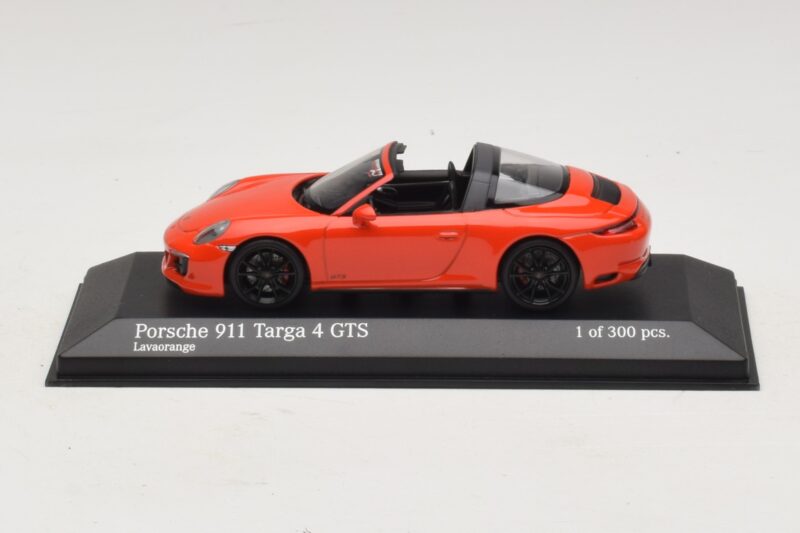 Porsche 911 991 Targa 4 GTS オレンジ Minichamps 1:43 410067341 メタル