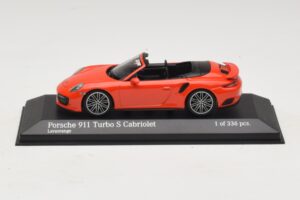 Porsche 911 991 Turbo S カブリオレ オレンジ Minichamps 1:43 410067181 メタル