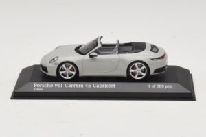 Porsche 911 992 Carrera 4S カブリオレ グレー Minichamps 1:43 410069331 メタル