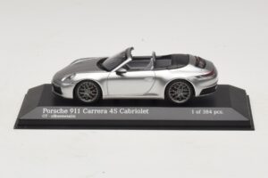 Porsche 911 992 Carrera 4S カブリオレ シルバー Minichamps 1:43 410069330 メタル