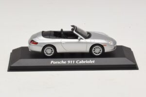 Porsche 911 996 カブリオレ シルバー Maxichamps 1:43 940061031 メタル
