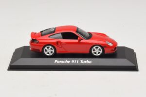 Porsche 911 996 Turbo レッド Maxichamps 1:43 940069300 メタル