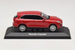 Porsche Cayenne 958 レッド Maxichamps 1:43 940063200 メタル