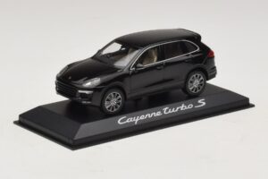 Porsche Cayenne 958 Turbo S ブラック Minichamps 1:43 WAP0200220E メタル - 画像 2/5