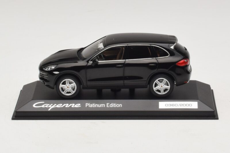 Porsche Cayenne 9PA プラチナエディション ブラック Minichamps 1:43 WAP0200160E メタル