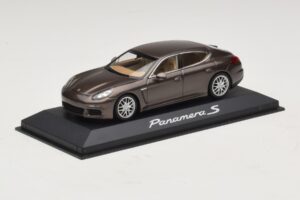 Porsche Panamera 970 S ブラウンメタリック Minichamps 1:43 WAP0203400E メタル - 画像 2/5