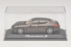 Porsche Panamera 970 S ブラウンメタリック Minichamps 1:43 WAP0203400E メタル - 画像 4/5