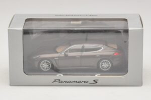 Porsche Panamera 970 S ブラウンメタリック Minichamps 1:43 WAP0203400E メタル - 画像 5/5