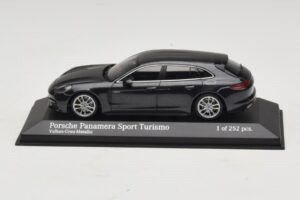 Porsche Panamera 971 4 E-Hybrid Sport Turismo グレー Minichamps 1:43 Porsche Panamera 971 4 E-Hybrid Sport Turismo グレー Minichamps 1:43 410066112 Diecast