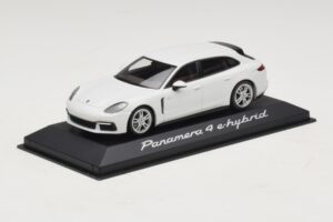 Porsche Panamera 971 4 E-Hybrid ホワイト Minichamps 1:43 WAP0207620H メタル - 画像 2/5