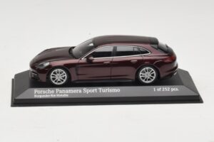 Porsche Panamera 971 Sport Turismo 4S レッド Minichamps 1:43 410066110 メタル