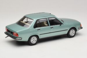 Renault 18 ライトグリーン MCG 1:18 MCG18596 メタル - 画像 2/6