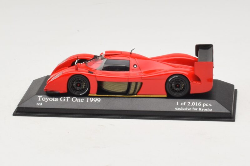 Toyota GT-One TS020 Street レッド Minichamps 1:43 433991603 メタル