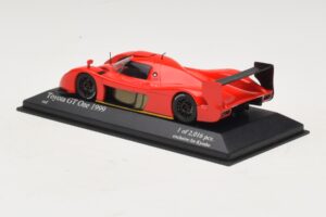 Toyota GT-One TS020 Street レッド Minichamps 1:43 433991603 メタル - 画像 3/5