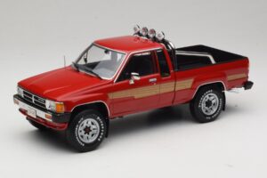 Toyota Hilux N50 Xtra Cab 4x4 レッド KK-Scale 1:18 KKDC181562 メタル
