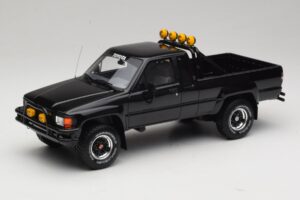 Toyota Hilux N60 SR5 Back to the Future II グロスブラック Otto 1:18 OT481 レジン