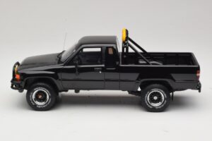 Toyota Hilux N60 SR5 Back to the Future II グロスブラック Otto 1:18 OT481 レジン - 画像 3/6