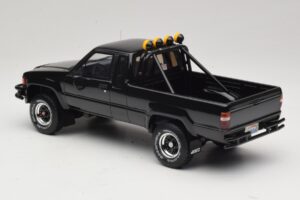 Toyota Hilux N60 SR5 Back to the Future II グロスブラック Otto 1:18 OT481 レジン - 画像 5/6