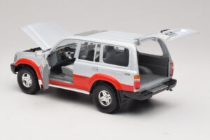 Toyota Land Cruiser J80 シルバーレッド Road Legends 1:18 92098 メタル - 画像 5/8