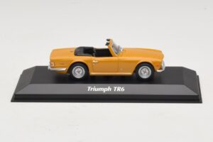 Triumph TR6 オレンジ Maxichamps 1:43 940132571 メタル