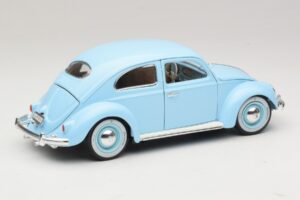 Volkswagen Beetle ブルー Bburago 1:18 3381 メタル - 画像 3/8