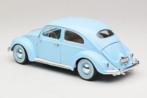 Volkswagen Beetle ブルー Bburago 1:18 3381 メタル - 画像 7/8