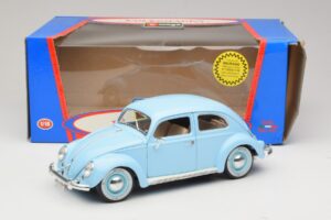 Volkswagen Beetle ブルー Bburago 1:18 3381 メタル - 画像 8/8