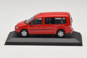 Volkswagen Caddy 2K Bus レッド Minichamps 1:43 CADDY009 メタル