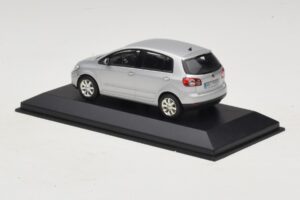 Volkswagen Golf Plus Mk5 シルバー 交換用ボックス Minichamps 1:43 400054370-R1 メタル - 画像 3/5