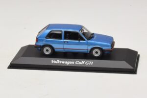 Volkswagen Golf GTI Mk2 ブルーメタリック Maxichamps 1:43 940054120 メタル