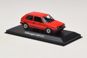 Volkswagen Golf GTI Mk2 レッド Maxichamps 1:43 940054121 メタル - 画像 3/5