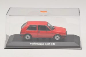 Volkswagen Golf GTI Mk2 レッド Maxichamps 1:43 940054121 メタル - 画像 4/5