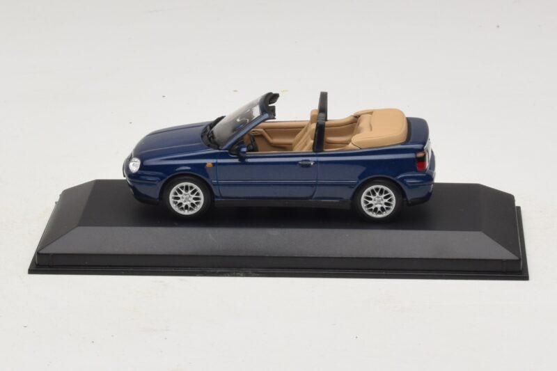 Volkswagen Golf Mk4 カブリオレ ブルー ディーラーエディション Minichamps 1:43 GOLF005 メタル
