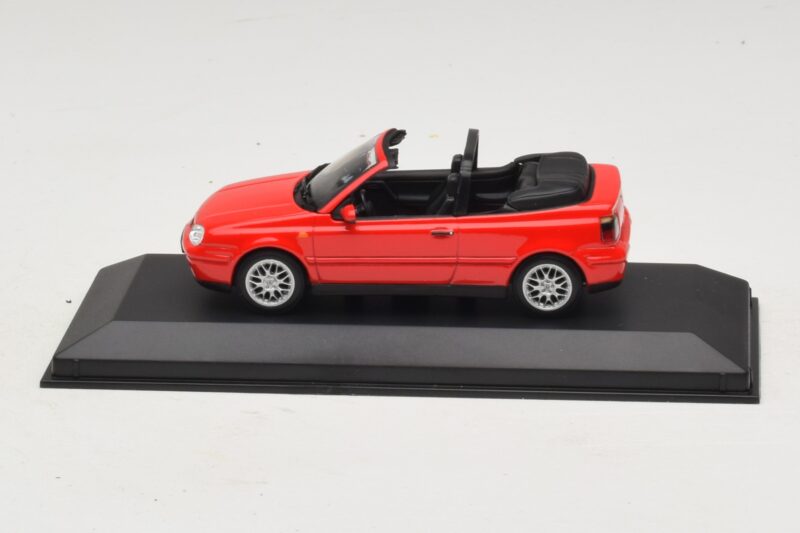Volkswagen Golf Mk4 カブリオレ レッド ディーラーエディション Minichamps 1:43 GOLF006 メタル