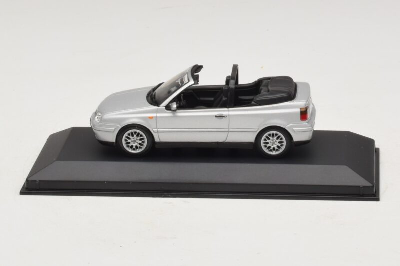 Volkswagen Golf Mk4 カブリオレ シルバー ディーラーエディション Minichamps 1:43 GOLF004 メタル