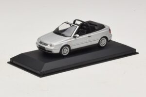 Volkswagen Golf Mk4 カブリオレ シルバー ディーラーエディション Minichamps 1:43 GOLF004 メタル - 画像 2/5