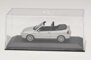 Volkswagen Golf Mk4 カブリオレ シルバー ディーラーエディション Minichamps 1:43 GOLF004 メタル - 画像 4/5