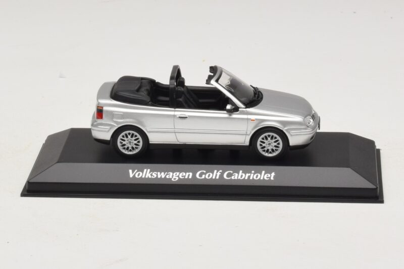 Volkswagen Golf Mk4 カブリオレ シルバー Maxichamps 1:43 940058331 メタル