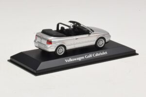 Volkswagen Golf Mk4 カブリオレ シルバー Maxichamps 1:43 940058331 メタル - 画像 2/5
