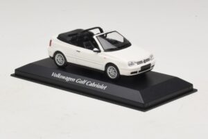 Volkswagen Golf Mk4 カブリオレ ホワイト Maxichamps 1:43 940058330 メタル - 画像 3/5