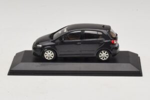 Volkswagen Golf Plus Mk5 ブラック Minichamps 1:43 GOLF007 メタル