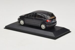 Volkswagen Golf Plus Mk5 ブラック Minichamps 1:43 GOLF007 メタル - 画像 3/5
