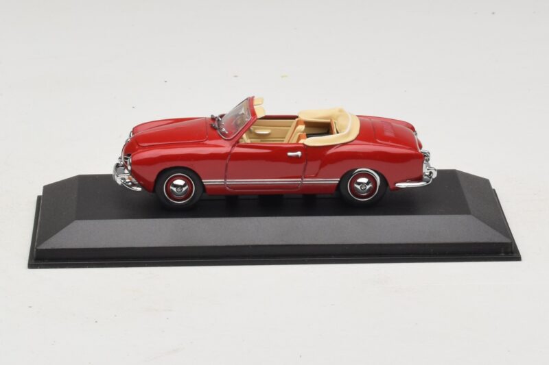Volkswagen Karmann Ghia カブリオレ ダークレッド Minichamps 1:43 5032 メタル