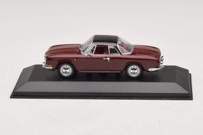 Volkswagen Karmann Ghia レッド ブラックルーフ Minichamps 1:43 GHIA002 メタル